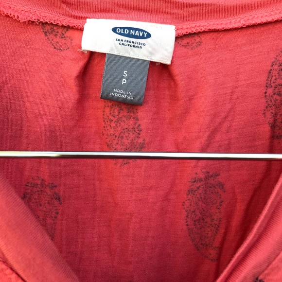 Old Navy Paisley Coral V Neck Sleeveless Tee - Picture 5 of 6